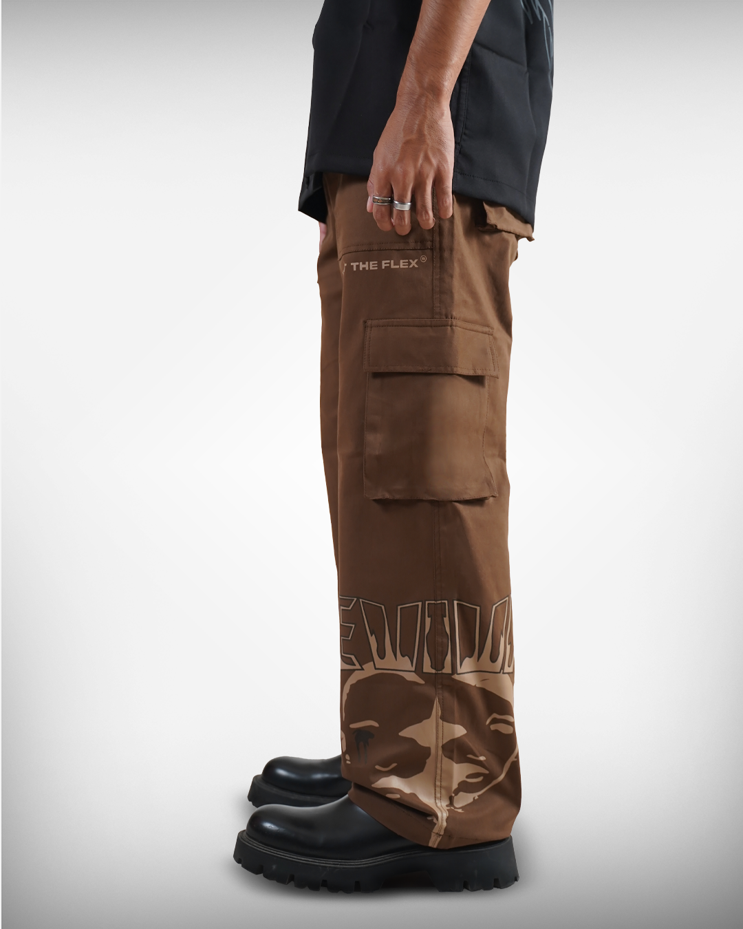 cargo, pants, relaxed, comfortable, pockets, pinted, brown