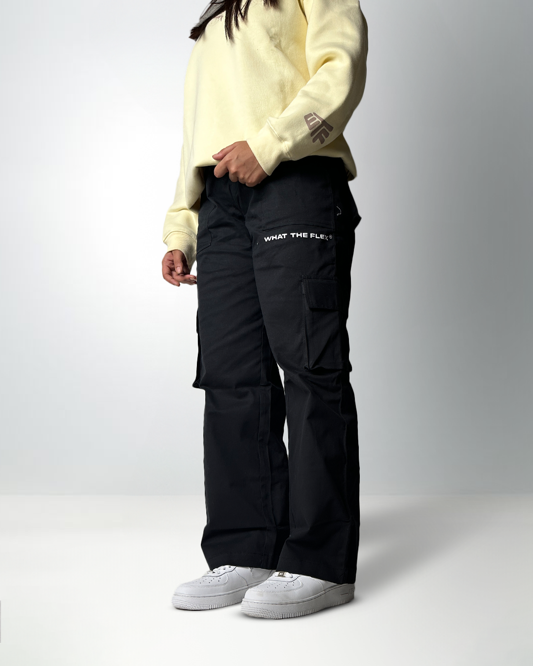 cargo, pants, relaxed, comfortable, pockets, design, black