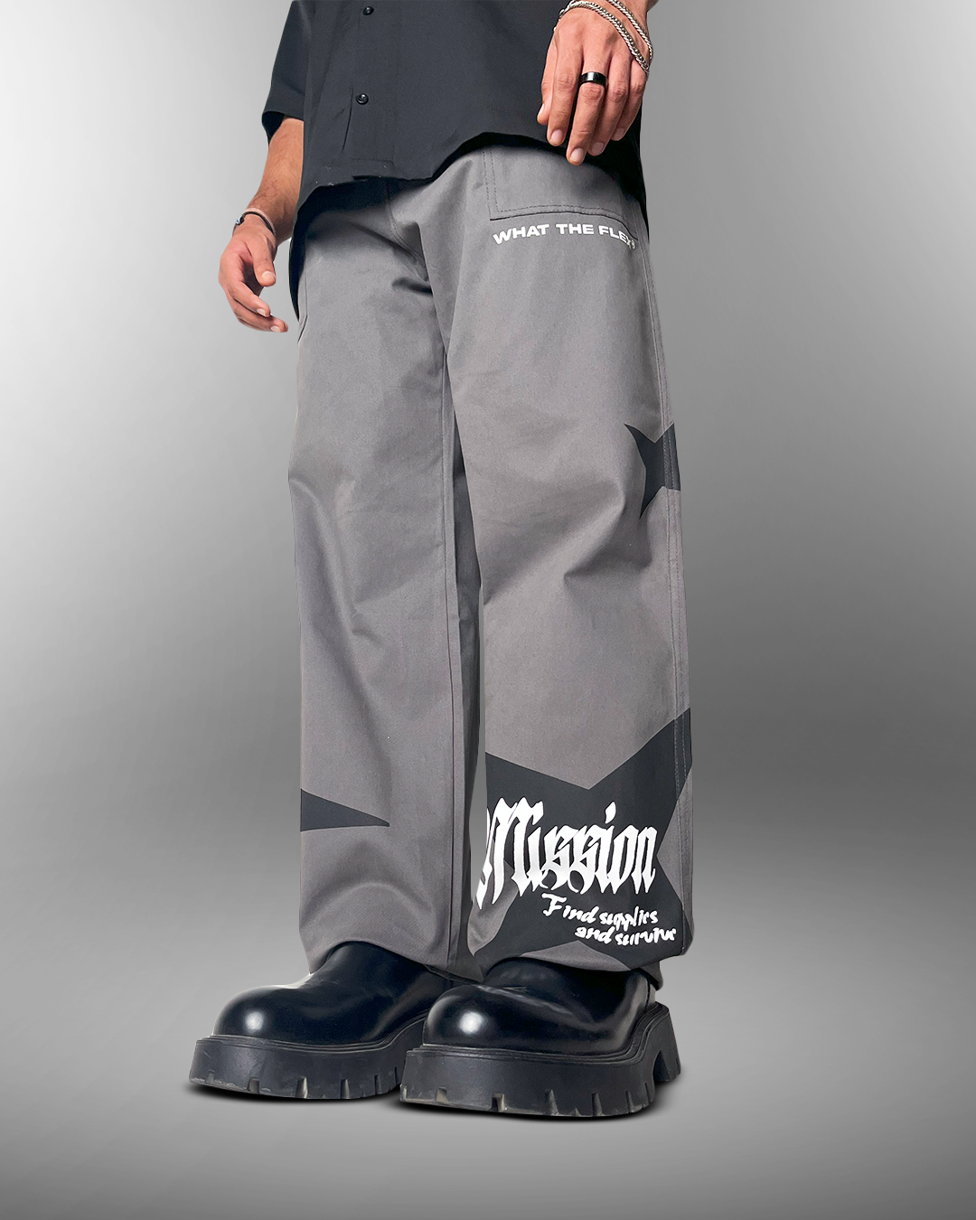 cargo, pants, relaxed, comfortable, pockets, design, grey